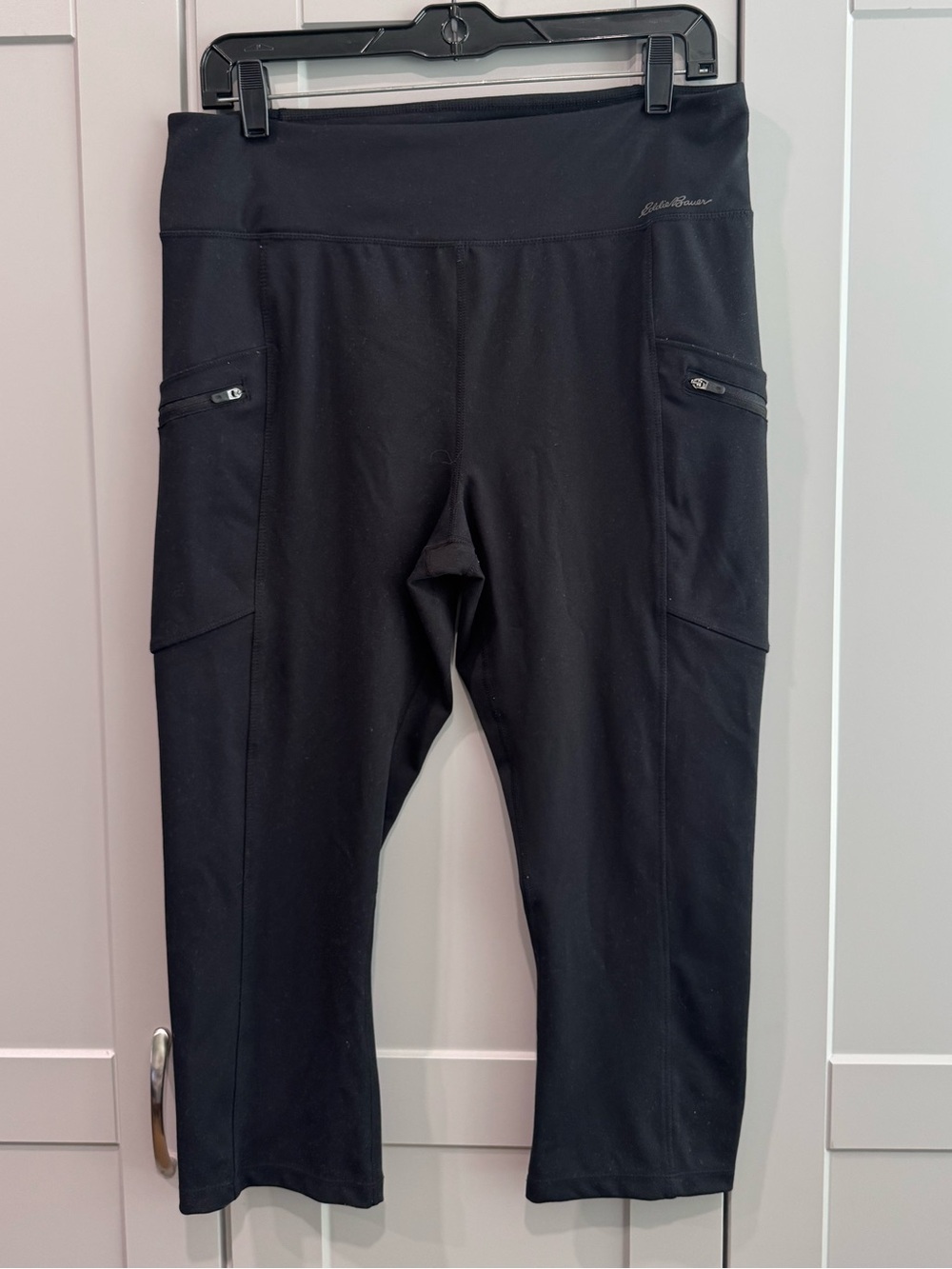 Eddie Bauer Black Capri Leggings with Zippered Side Pockets